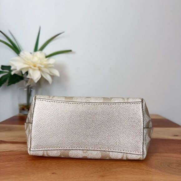 NWT Coach Zip Top‎ Crossbody Bag In Signature Canvas - Picture 4 of 6